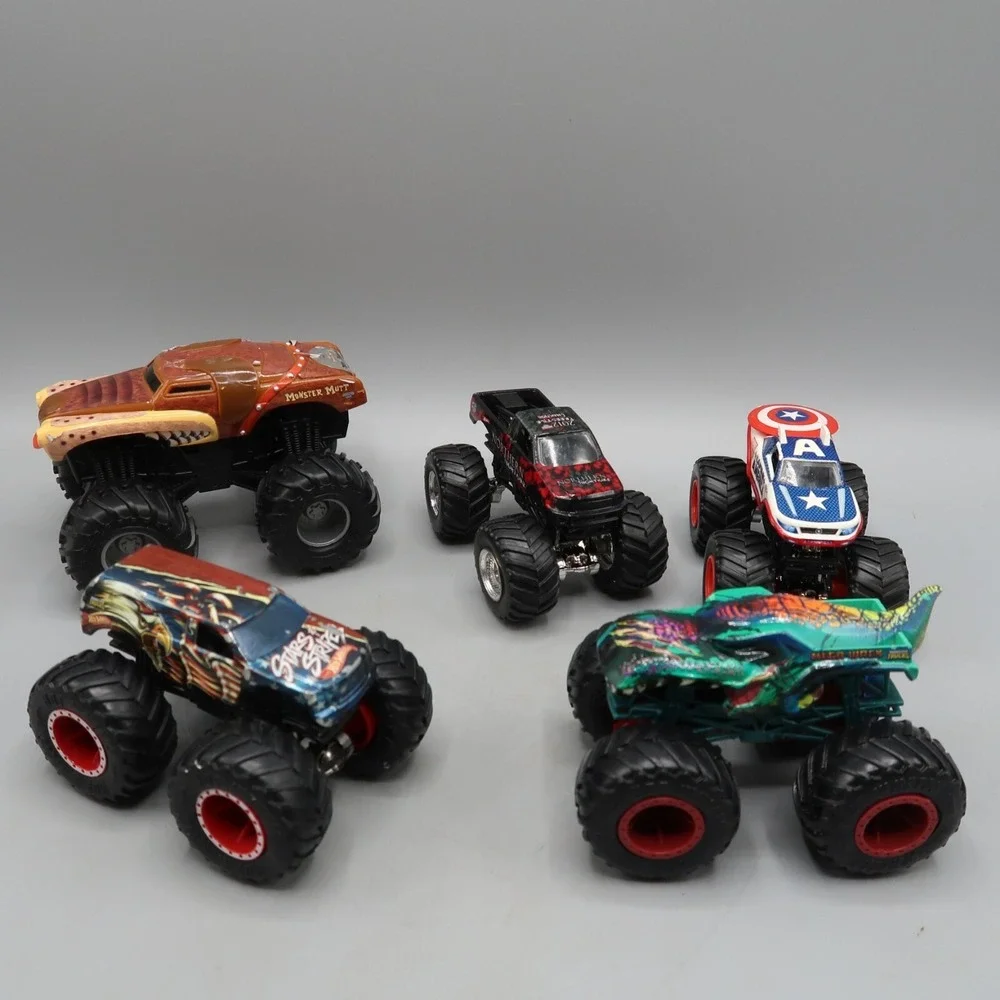 Hot‎ Wheels Monster Jam Truck Marvel Captain America Nightmare Star Stripes lot